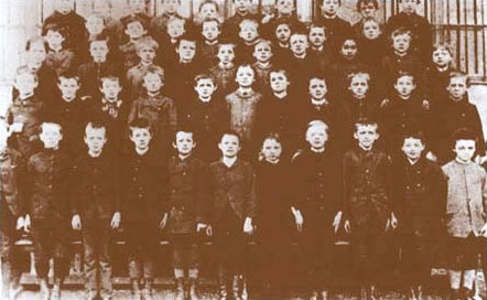 爱因斯坦小学集体照